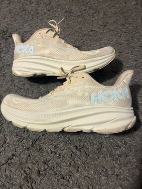 Hoka Clifton 9